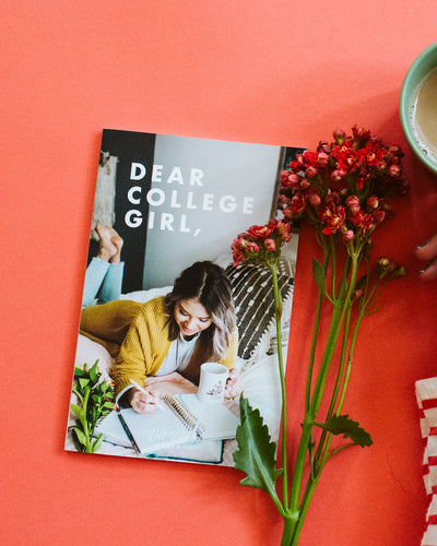 Dear College Girl Devotional: 31-Day Devotional for College Girls